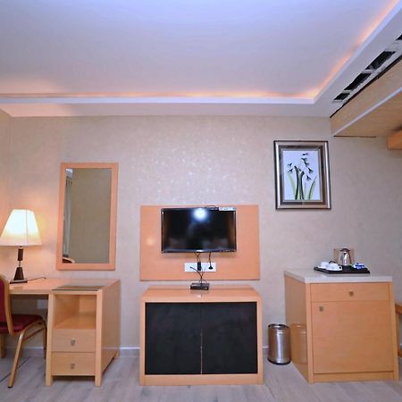 Bindiram Express By Shrigo Hotels Sitapur Muafi Dış mekan fotoğraf