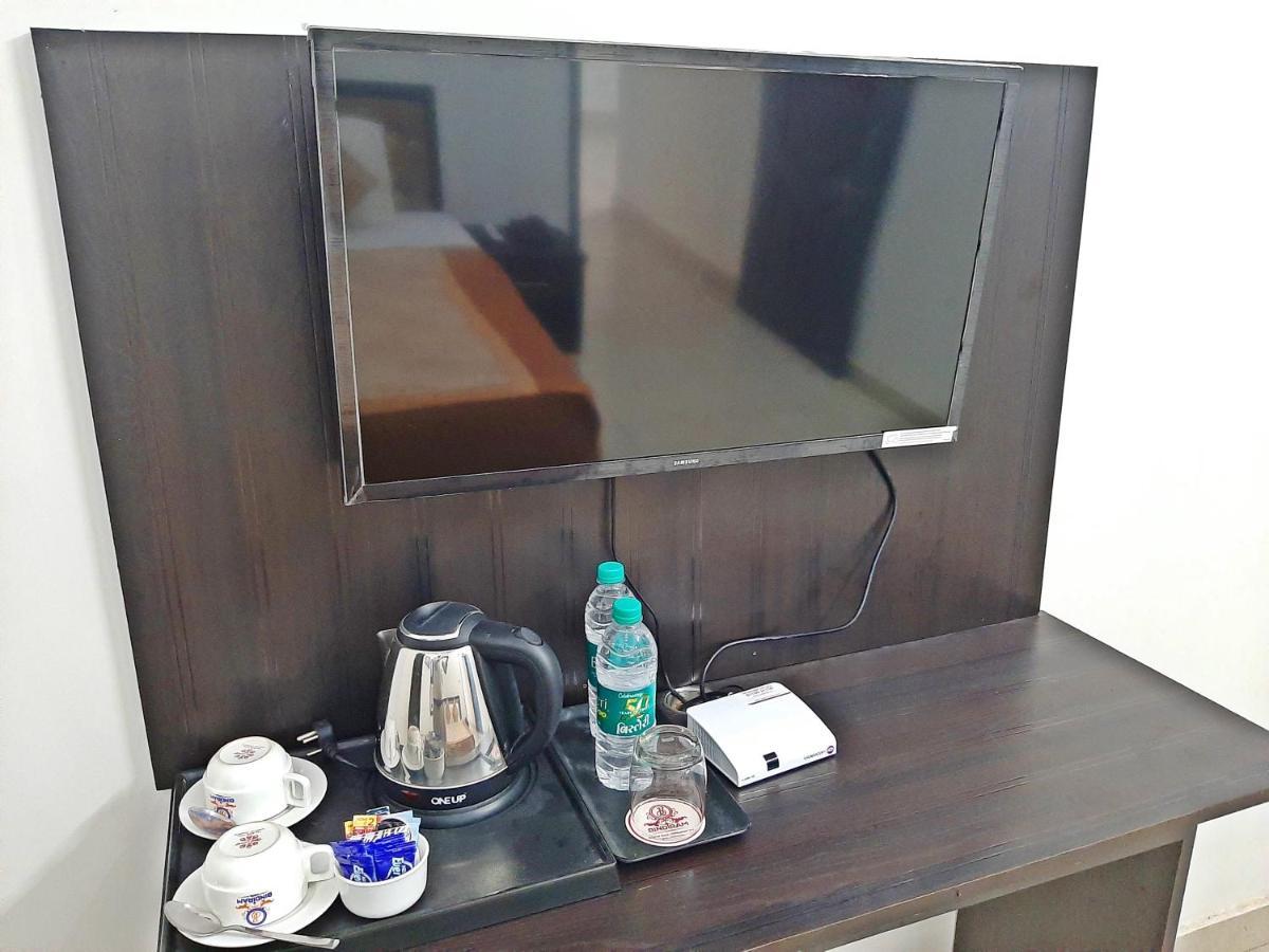 Bindiram Express By Shrigo Hotels Sitapur Muafi Dış mekan fotoğraf