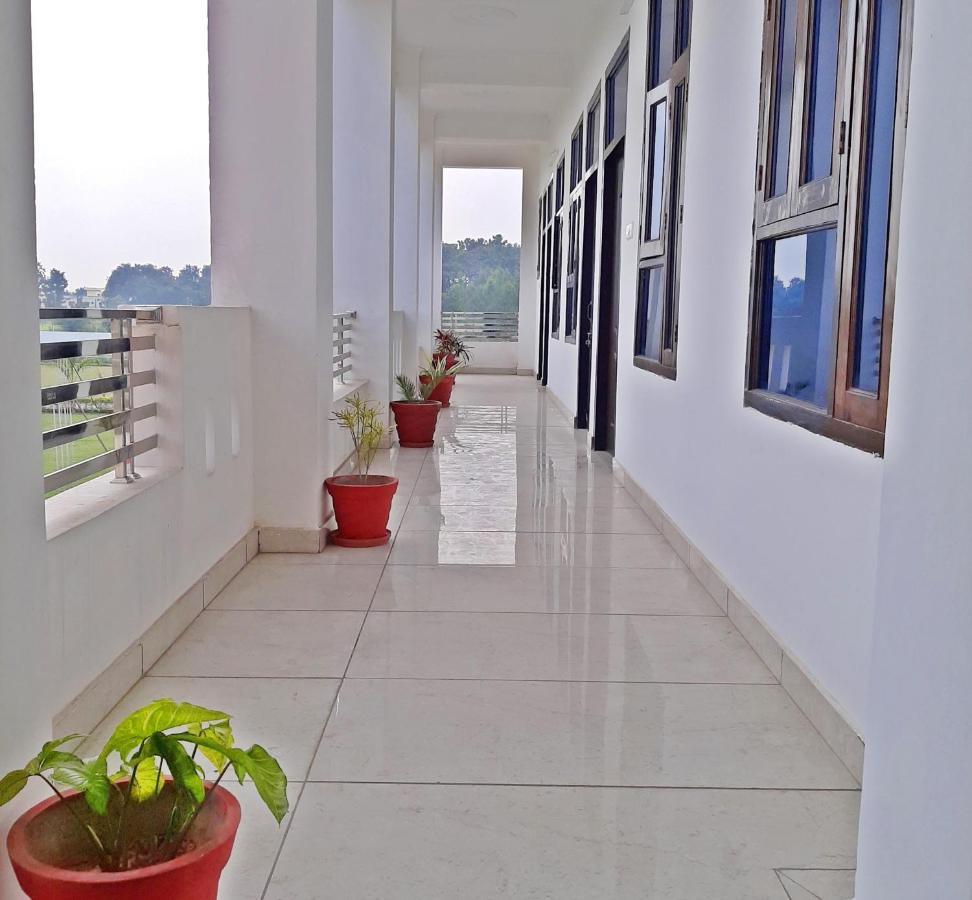Bindiram Express By Shrigo Hotels Sitapur Muafi Dış mekan fotoğraf