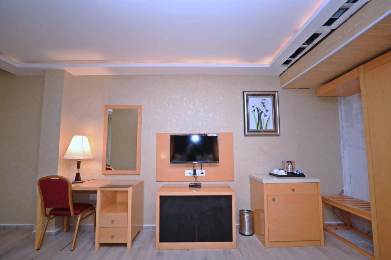 Bindiram Express By Shrigo Hotels Sitapur Muafi Dış mekan fotoğraf