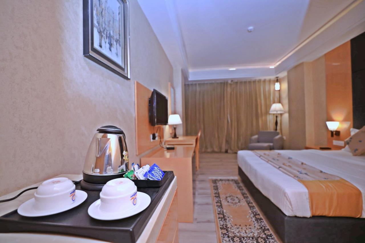 Bindiram Express By Shrigo Hotels Sitapur Muafi Dış mekan fotoğraf